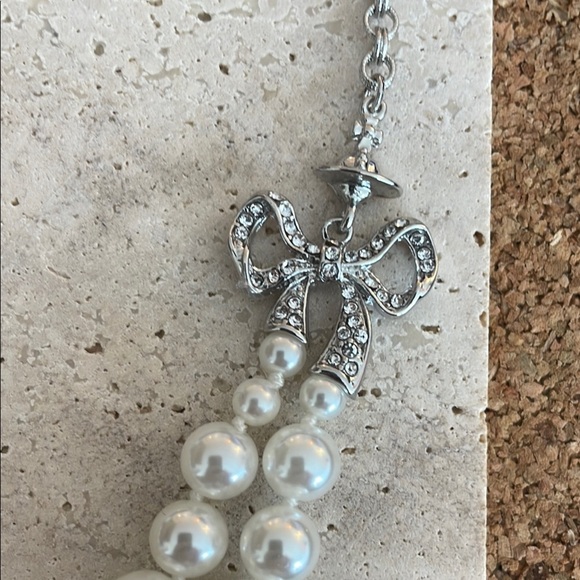 Vivienne Westwood Silver and White Pearl Necklace - Picture 2 of 3